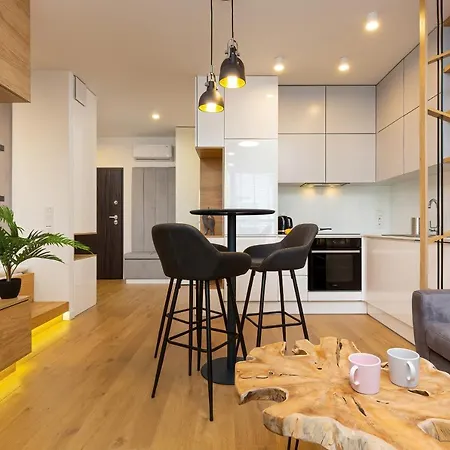 Apartment Center Grzybowska By Renters Prestige Warsaw