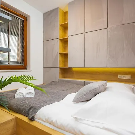 Center Grzybowska By Renters Prestige Апартаменты