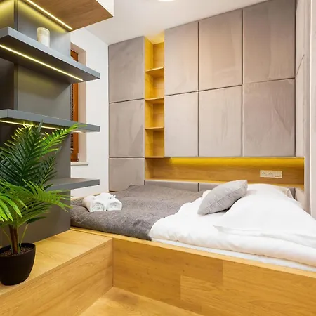 Center Grzybowska By Renters Prestige דירה